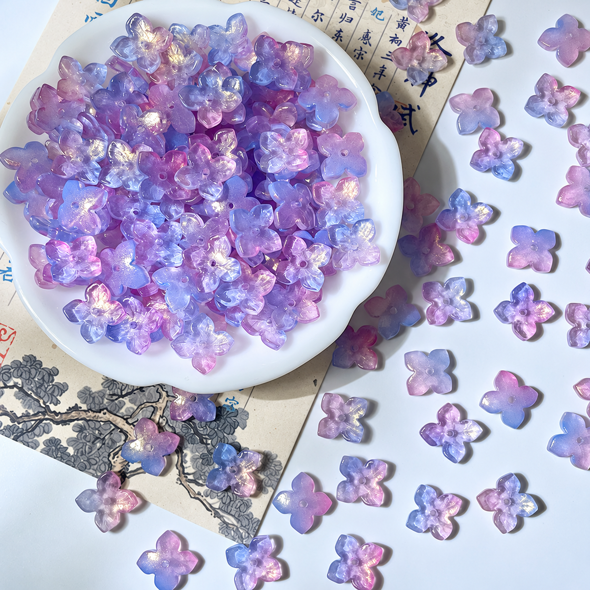 10mm four-petal glass hydrangea beads in Blue & Purple Gold, 50 pieces per pack