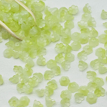 7 x 12 mm glass lily of the valley flower beads in light green - 50 beads per pack